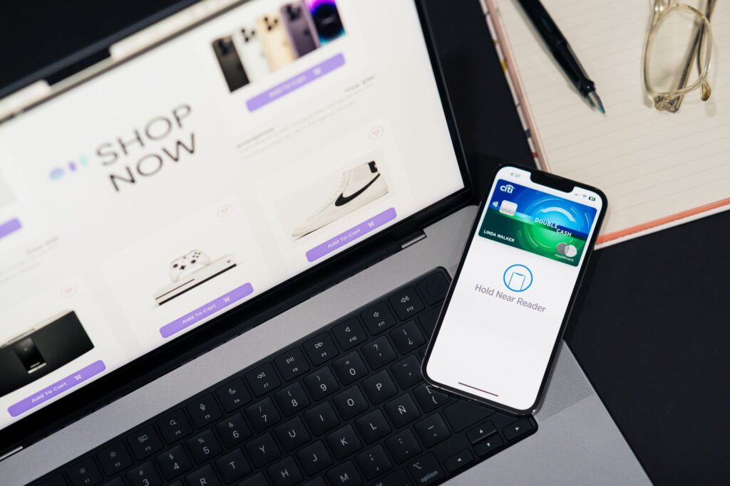 Shopping online e pagamento da smartphone