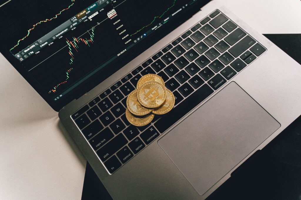 Finanza digitale e criptovalute in contesto editoriale