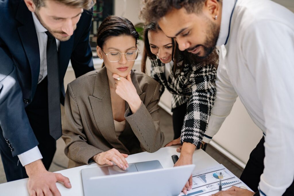 Lavoro, documenti e strategia di business